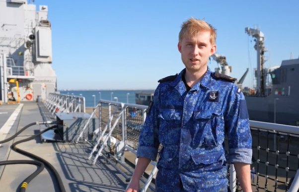 Hoe houd je een marineschip varend? - Defensie